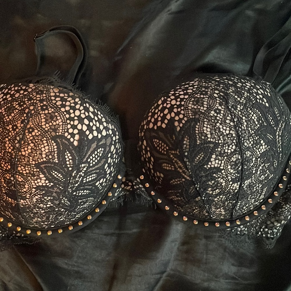Victorias secrete bombshell bra 34C